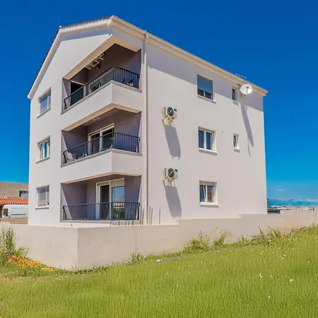 Anna - Free Private Parking Apartment Zadar