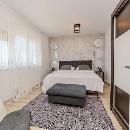 Anna - Free Private Parking 아파트 자다르