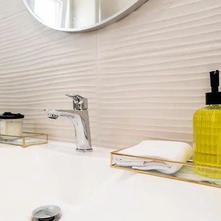 Anna - Free Private Parking 아파트 *